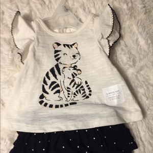 Old Navy 2 piece t shirt and bloomer set